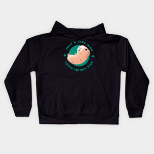 Just a girl who loves Skinny Pigs. Hairless Guinea Pig. Kids Hoodie